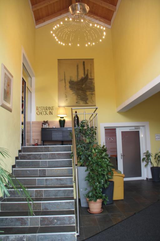 Hotel Kreuzwirt Engerwitzdorf Bagian luar foto