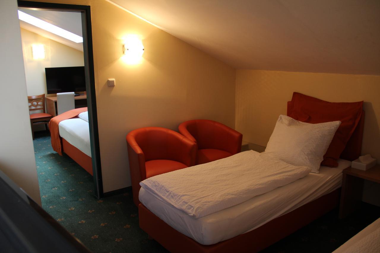 Hotel Kreuzwirt Engerwitzdorf Bagian luar foto