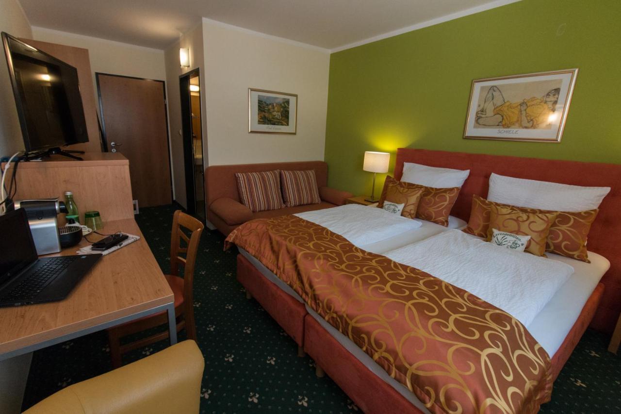 Hotel Kreuzwirt Engerwitzdorf Bagian luar foto